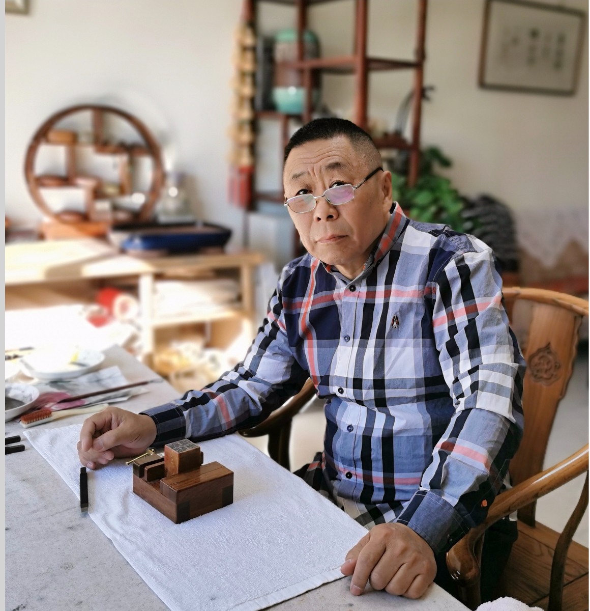 靳秉岩.jpg
